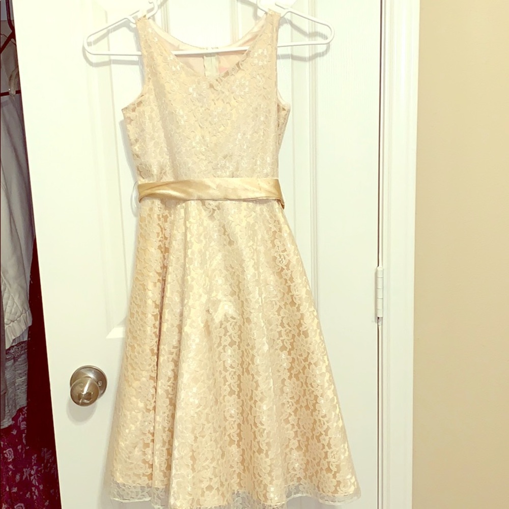 Champagne colored girls lace dress size 8